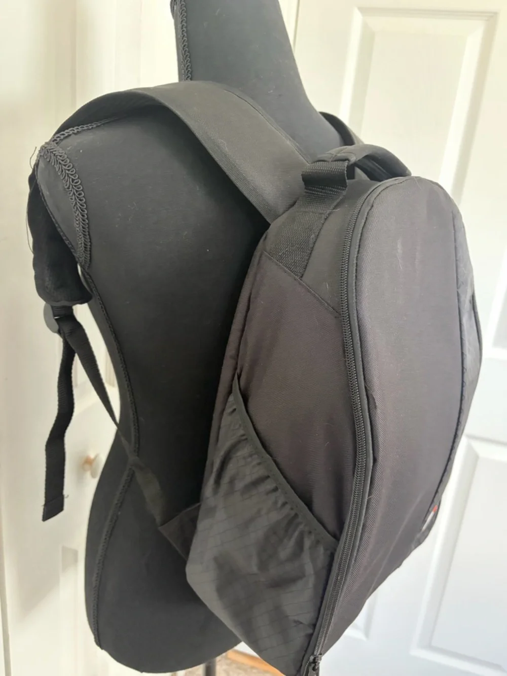 BP Black Backpack - Sleek Everyday Bag for photography camera - Never Used